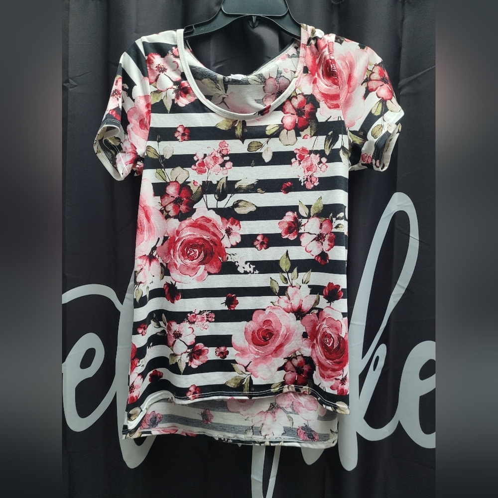Lularoe short sleeve shirt